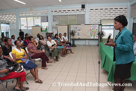 Residents of upper and lower La Seiva, Maraval at a meeting with members of the Ministry of Works and Infrastructure