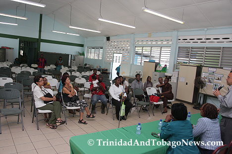 The small audience of La Seiva residents that remained at the meeting