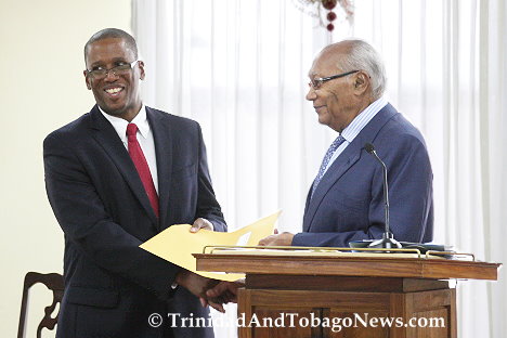 CJ Ivor Archie receives his Senior Counsel appointment from President George Maxwell Richards