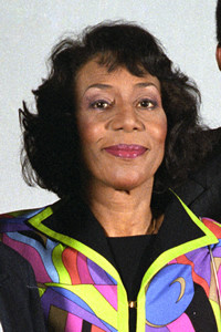 Mrs Patricia Robinson